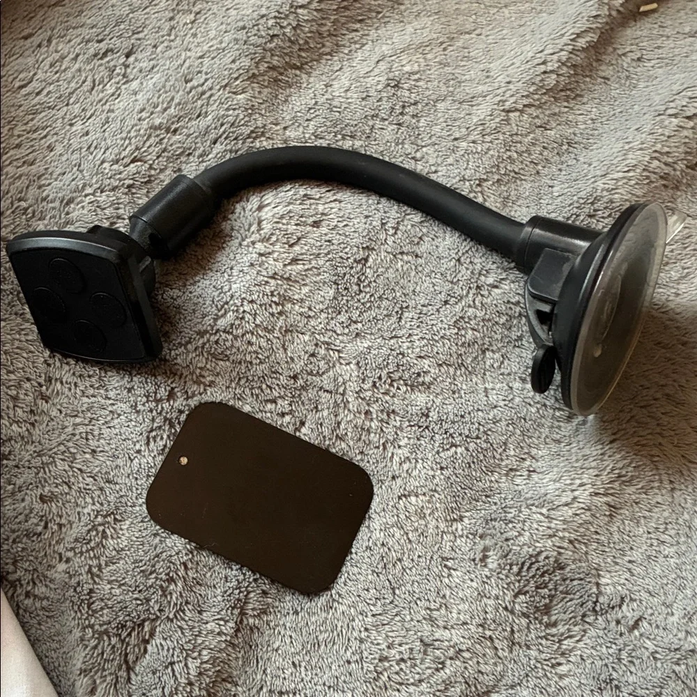 Black Magnetic Car Phone Mount